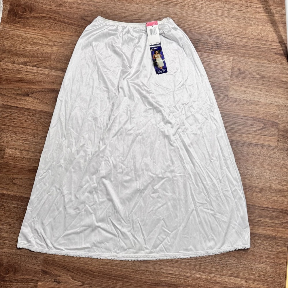 Vanity Fair Satin Glance White Nylon Petti Slip Size S 34" New Old‎ Stock